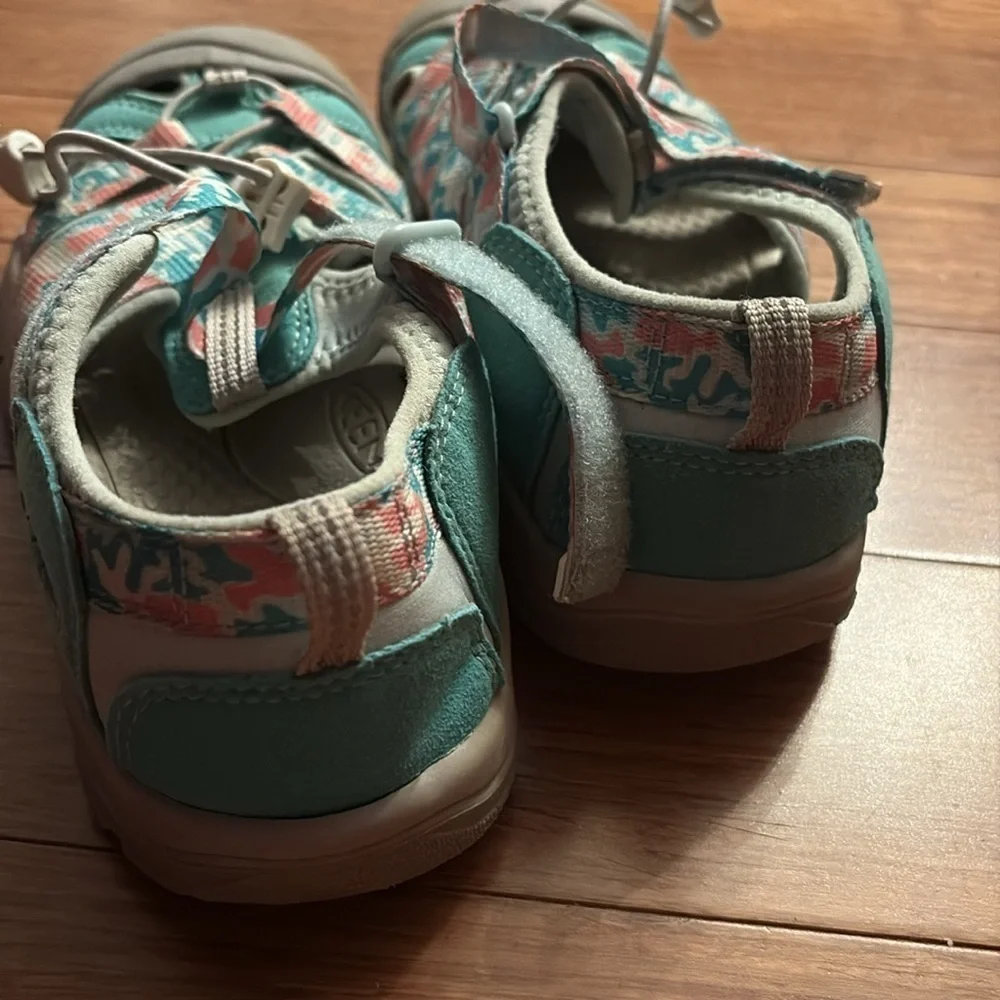 Keen Teal and Pink Sandals - women’s size 6 - outdoor - protected toe